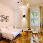 Beccaria A Piazza Del Popolo Bed & Breakfast 4*