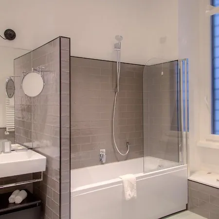 Beccaria A Piazza Del Popolo