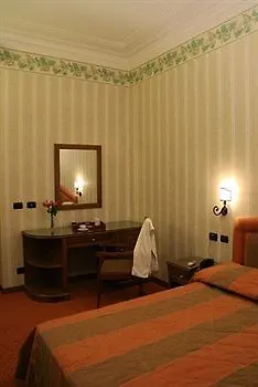 Beccaria A Piazza Del Popolo 4*