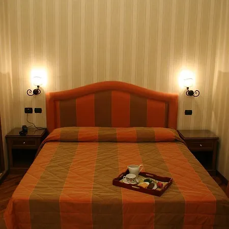 Beccaria A Piazza Del Popolo فندق مبيت وإفطار