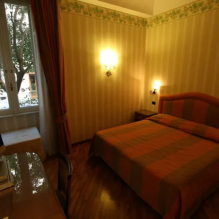 Beccaria A Piazza Del Popolo 4* Řím