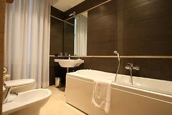 Beccaria A Piazza Del Popolo روما