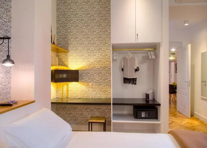 Beccaria A Piazza Del Popolo