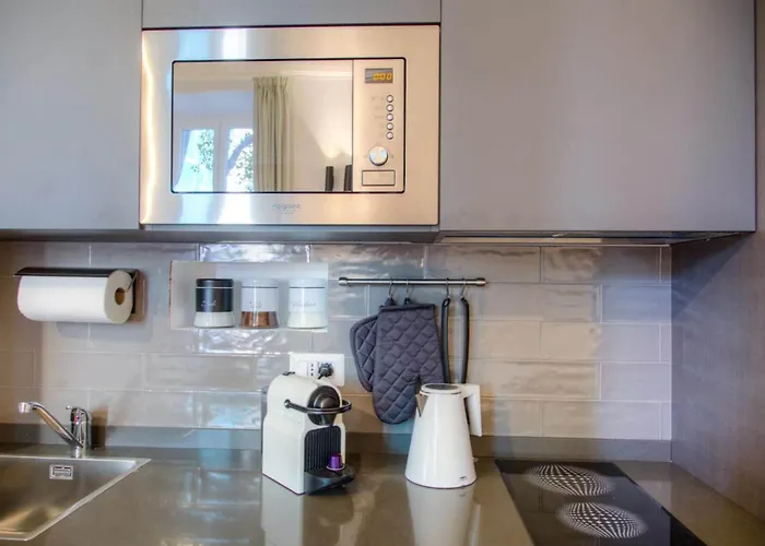 Beccaria A Piazza Del Popolo 4* Roma