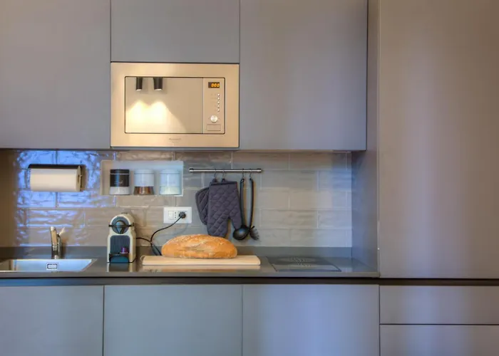 Beccaria A Piazza Del Popolo Roma