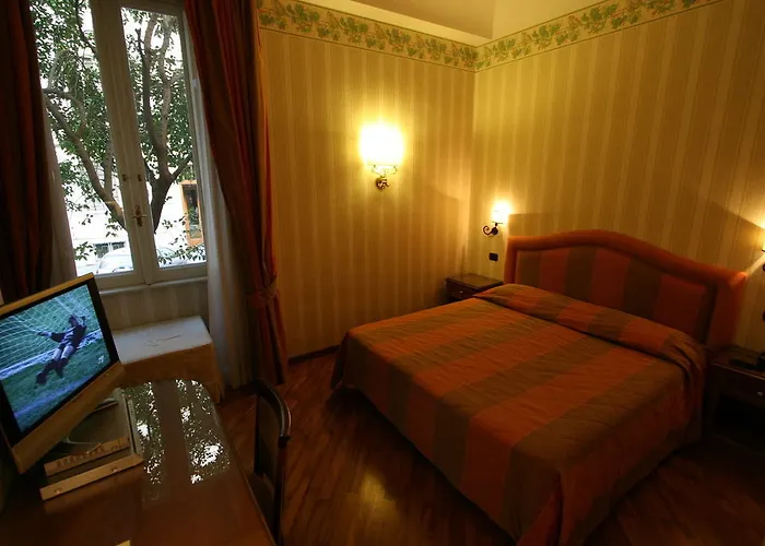 Beccaria A Piazza Del Popolo 4* Roma