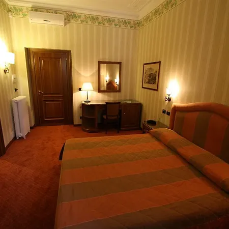 Beccaria A Piazza Del Popolo 4* Rom